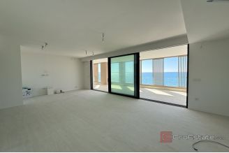 020 2043 165 near zadar luxurious two bedroom apartment_ first row to the sea sale1