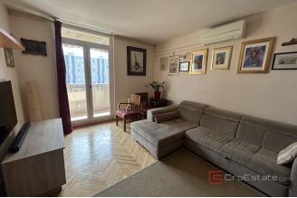006 5359 30 Split Blatine Spacious one bedroom apartment for sale