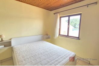 010 2047 64 Murter Seafront apartment house for sale