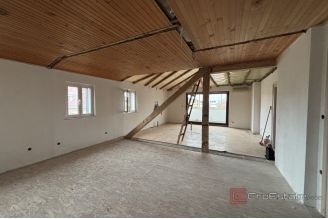 014 2035 224 Split Manus Spacious two bedroom apartment for sale