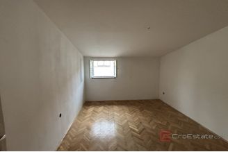 014 2035 224 Split Manus Spacious two bedroom apartment for sale