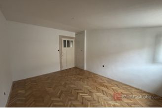 014 2035 224 Split Manus Spacious two bedroom apartment for sale