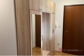 007 2052 37 Split Pazdigrad Spacious three bedroom apartment for rent