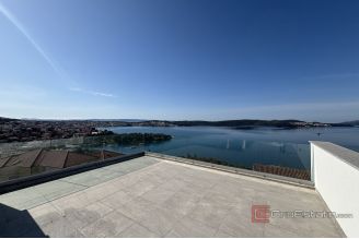 018 2035 226 Trogir Extraordinary penthouse with panoramic sea view sale