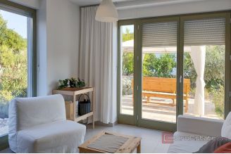007 2016 651 peljesac modern apartment near sea with garden for sale