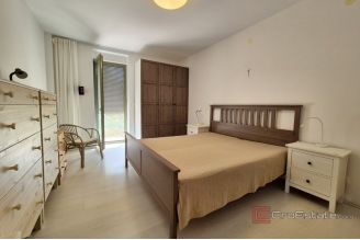 007 2016 651 peljesac modern apartment near sea with garden for sale