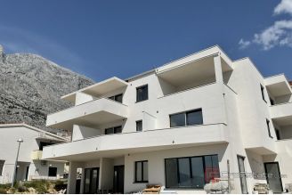 008 2052 36 Makarska Luxury two level apartment with a sea view for sale