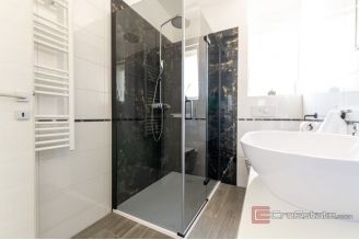 013 2035 227 Trogir Modern Three bedroom apartment near the city center for sale