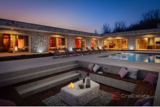 020 2048 19 Split area Luxury villa with pool and tennis court for sale