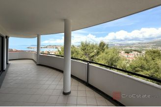 018 2044 51 near split residential building with indoor pool for sale