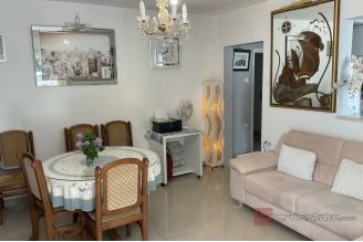 017 2052 39 Makarska Family house with apartments for sale