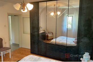 017 2052 39 Makarska Family house with apartments for sale