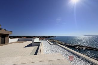 014 2043 170 Zadar Penthouse with pool first row to the sea for sale