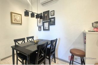 007 2047 66 Split Center Midern two bedroom apartment for sale