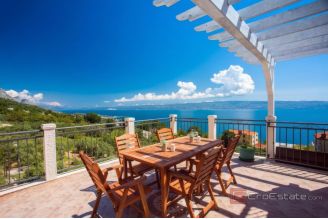 017 2029 102 Omis Stone house  with pool and a sea view for sale