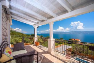 017 2029 102 Omis Stone house  with pool and a sea view for sale