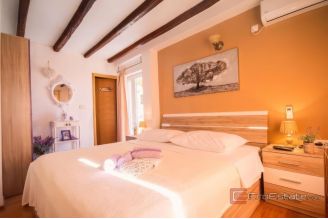 017 2029 102 Omis Stone house  with pool and a sea view for sale