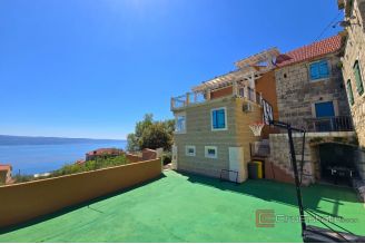 017 2029 102 Omis Stone house  with pool and a sea view for sale