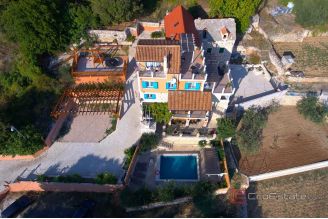 017 2029 102 Omis Stone house  with pool and a sea view for sale