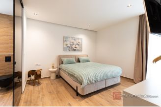 020 5361 30 Primosten Luxury villa with pool and a sea view for sale