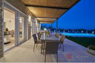 020 5362 30 kastela modern house with pool for sale