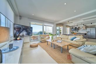 020 5362 30 kastela modern house with pool for sale