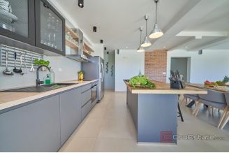 020 5362 30 kastela modern house with pool for sale