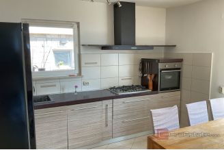 020 2052 41 peljesac seafront villa with restaurant and wine bar for sale