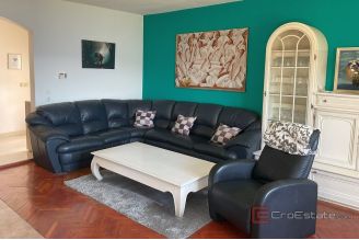 020 2052 41 peljesac seafront villa with restaurant and wine bar for sale