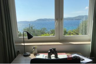 020 2052 41 peljesac seafront villa with restaurant and wine bar for sale