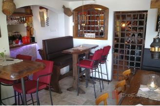 020 2052 41 peljesac seafront villa with restaurant and wine bar for sale