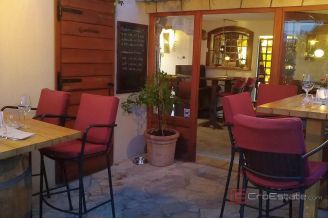 020 2052 41 peljesac seafront villa with restaurant and wine bar for sale