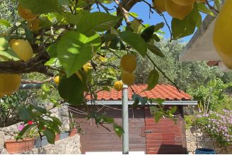 020 2052 41 peljesac seafront villa with restaurant and wine bar for sale