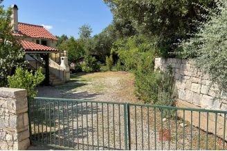 020 2052 41 peljesac seafront villa with restaurant and wine bar for sale