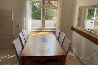 020 2052 41 peljesac seafront villa with restaurant and wine bar for sale