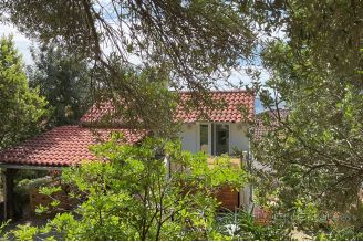 020 2052 41 peljesac seafront villa with restaurant and wine bar for sale