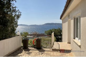020 2052 41 peljesac seafront villa with restaurant and wine bar for sale