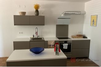 009 2052 40 Split Area Family house with garage for sale