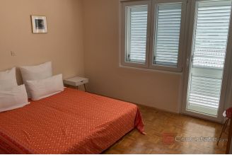 009 2052 40 Split Area Family house with garage for sale