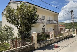 009 2052 40 Split Area Family house with garage for sale