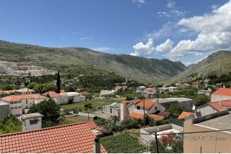 009 2052 40 Split Area Family house with garage for sale