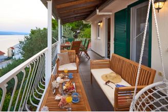 020 2030 94 Omis Fully furnished detached house with pool and a sea view for sale