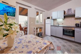 020 2030 94 Omis Fully furnished detached house with pool and a sea view for sale