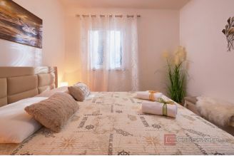 020 2030 94 Omis Fully furnished detached house with pool and a sea view for sale