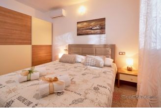 020 2030 94 Omis Fully furnished detached house with pool and a sea view for sale
