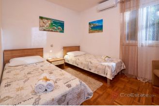 020 2030 94 Omis Fully furnished detached house with pool and a sea view for sale