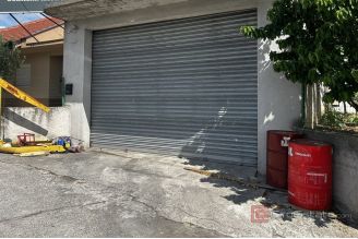 010 2052 43 split mejasi house with garage and garden for sale