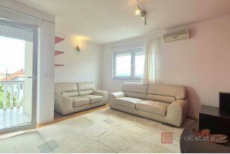 007 2047 68 zadar apartment with parking space for sale