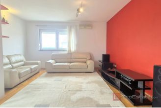 007 2047 68 zadar apartment with parking space for sale