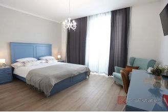 018 2052 45 Sibenik Nine luxury rooms in the city center for sale